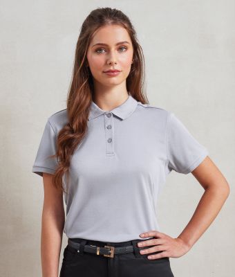 Women’s performance chino shorts